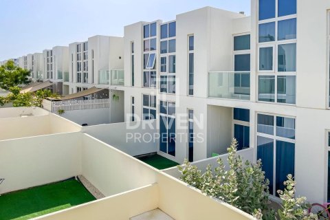 4 bedrooms Villa in Dubai, UAE No. 193611 3
