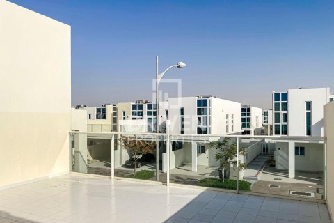 4 bedrooms Villa in Dubai, UAE No. 193611 11