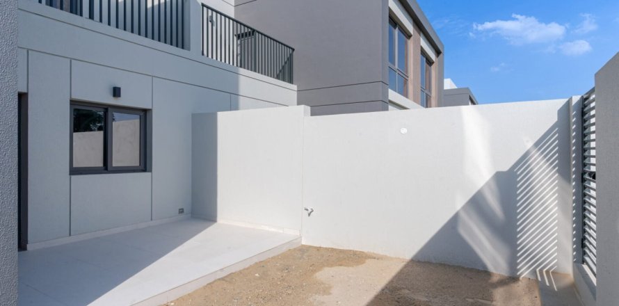 Townhouse de 2 dormitorios en The Pulse, UAE No. 141913