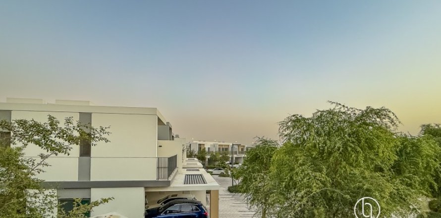 Villa de 3 dormitorios en Tilal Al Ghaf, UAE No. 148198
