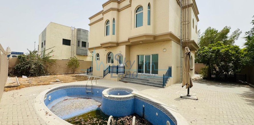 Villa de 5 chambres à Umm Suqeim, UAE No. 105122
