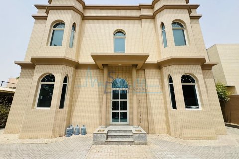 Villa de 5 chambres à Umm Suqeim, UAE No. 105122 12