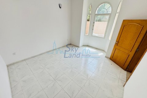 Villa de 5 chambres à Umm Suqeim, UAE No. 105122 9