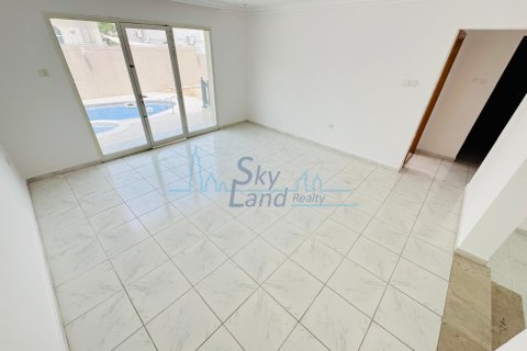 Villa de 5 chambres à Umm Suqeim, UAE No. 105122 16