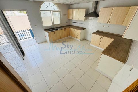 Villa de 5 chambres à Umm Suqeim, UAE No. 105122 4