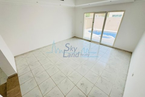 Villa de 5 chambres à Umm Suqeim, UAE No. 105122 7