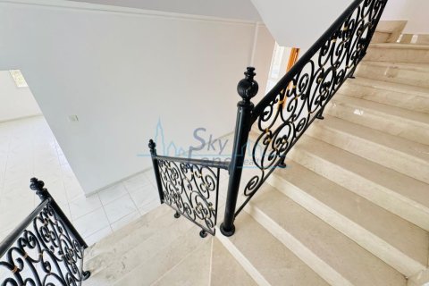 Villa de 5 chambres à Umm Suqeim, UAE No. 105122 13