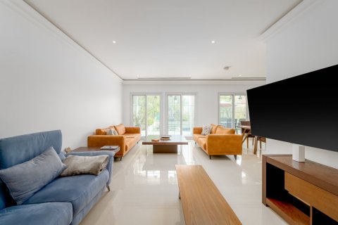 Townhouse de 3 dormitorios en Jumeirah Village Circle, UAE No. 202384 4