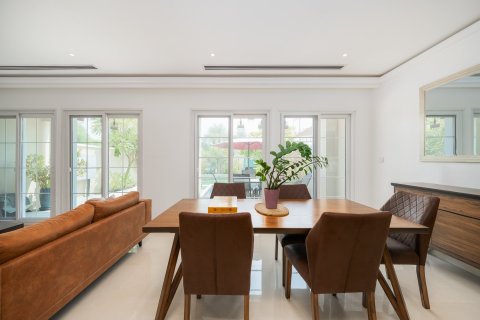 Townhouse de 3 dormitorios en Jumeirah Village Circle, UAE No. 202384 6