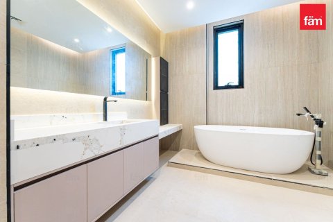 6 bedrooms Villa in Dubai, UAE No. 198655 12