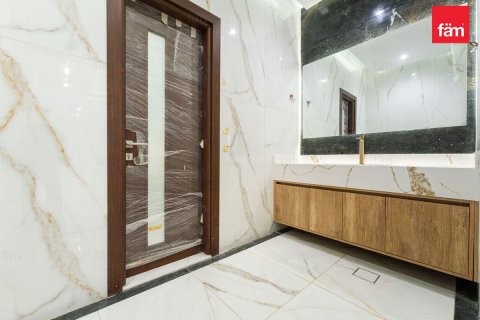 6 bedrooms Villa in Dubai, UAE No. 198655 8