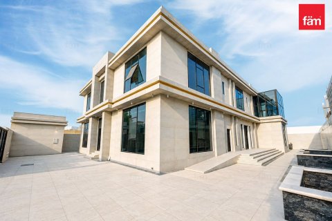 6 bedrooms Villa in Dubai, UAE No. 198655 3