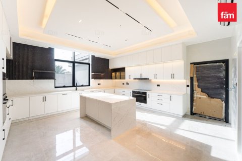 6 bedrooms Villa in Dubai, UAE No. 198655 11