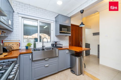 3 bedrooms Townhouse in Dubai, UAE No. 198656 19