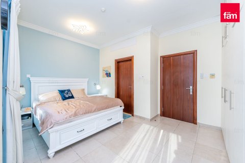 3 bedrooms Townhouse in Dubai, UAE No. 198656 10