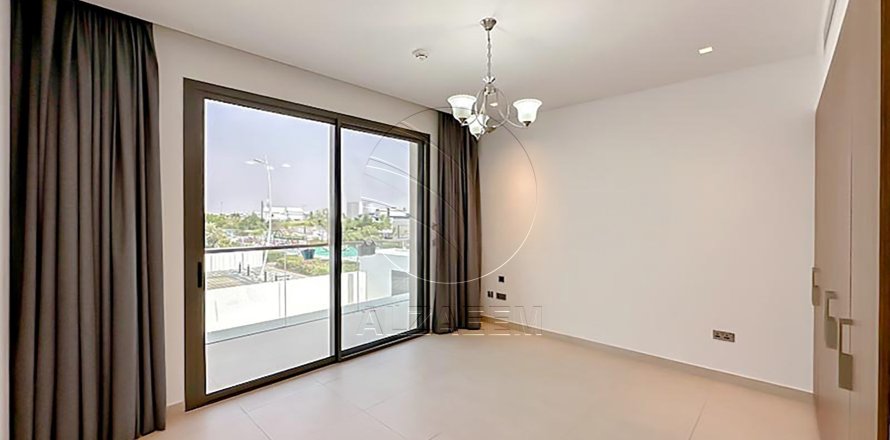 Villa de 4 dormitorios en  Yas Island, UAE No. 167933