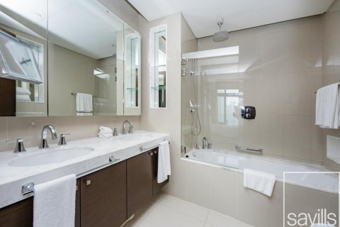 Квартира с 1 спальней в The Address Residence Fountain Views, ОАЭ №136482 10