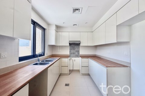 Townhouse de 3 dormitorios en Maple 2, UAE No. 174019 12