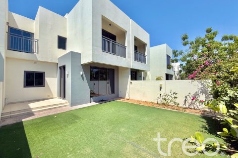 Townhouse de 3 dormitorios en Maple 3, UAE No. 174023