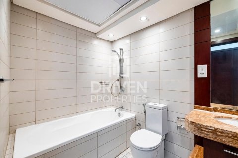 Квартира с 2 спальнями в Burj Views, ОАЭ №137839 13