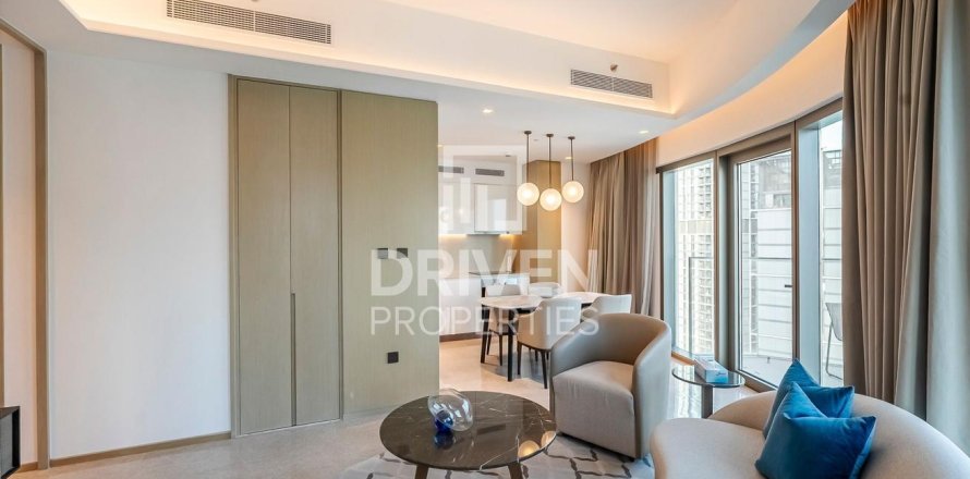 Квартира с 2 спальнями в Address Harbour Point, ОАЭ №192165