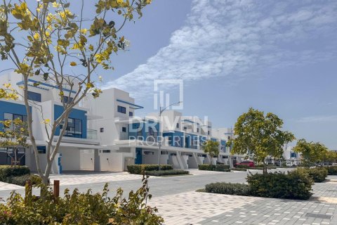 3 bedrooms Townhouse in Damac Lagoons, UAE No. 192169