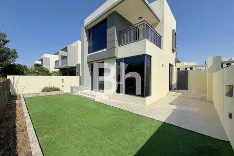 Townhouse de 4 dormitorios  No. 115605 2