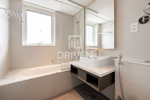 Квартира с 2 спальнями в Damac Maison Prive, ОАЭ №193085 15