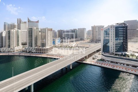 Квартира с 2 спальнями в Damac Maison Prive, ОАЭ №193085 10