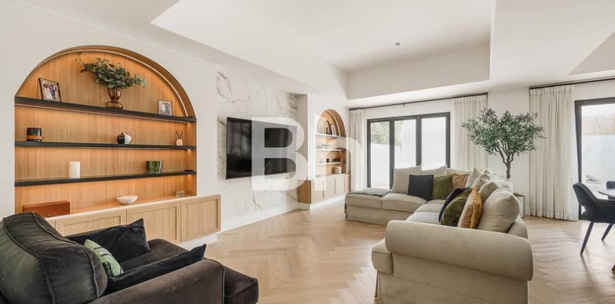 4 bedrooms Townhouse No. 114232