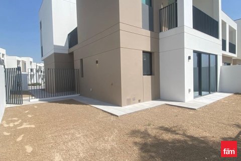 4 bedrooms Townhouse in Dubai, UAE No. 164345 2