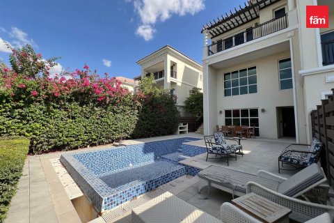Вилла с 4 спальнями в Дубай, ОАЭ №141916 5