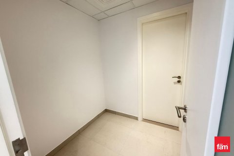 Квартира с 3 спальнями в Умм-Сукейм, ОАЭ №141917 16