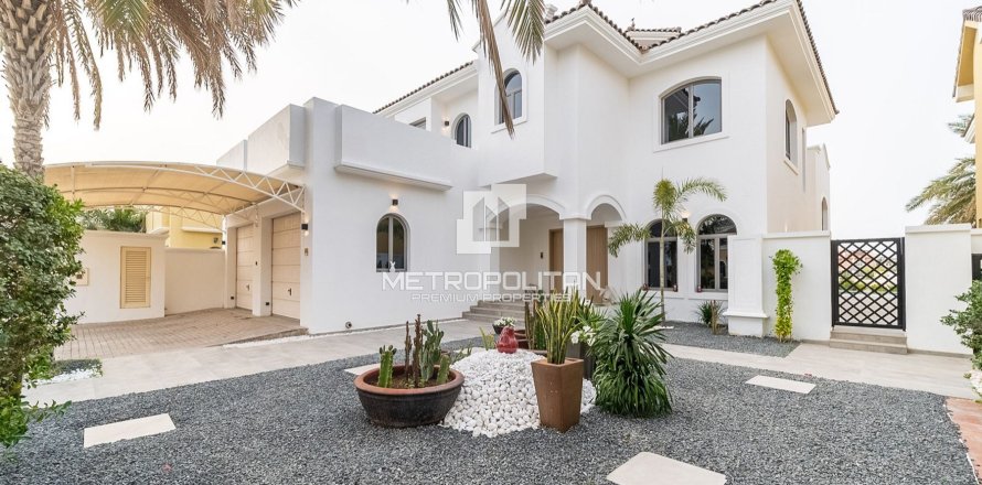 Villa de 4 dormitorios en Garden Homes, UAE No. 77978