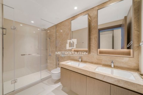 Apartment de 3 dormitorios en EMAAR Beachfront, UAE No. 77971 24