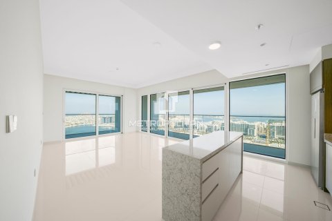Apartment de 3 dormitorios en EMAAR Beachfront, UAE No. 77971 8