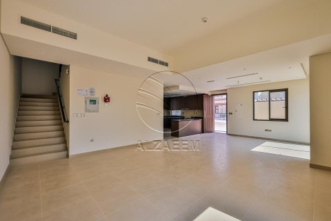 Вилла с 4 спальнями в Халифа-Сити, ОАЭ №89852 9
