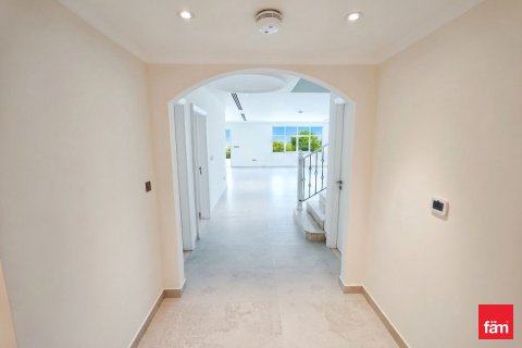 Вилла с 5 спальнями в Jumeirah Park, ОАЭ №164443 10