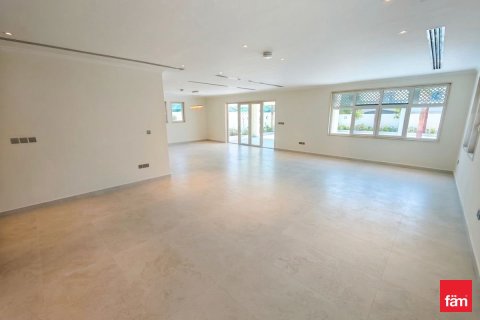 Вилла с 5 спальнями в Jumeirah Park, ОАЭ №164443 11