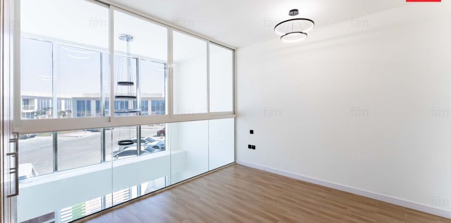 3 bedrooms Townhouse in Dubai, UAE No. 164442