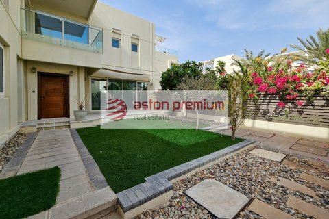 4 غرف نوم فيلا  رقم 108514 2