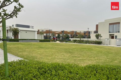 4 bedrooms Villa in Dubai, UAE No. 210146 12