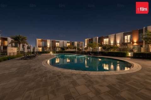 4 bedrooms Villa in Dubai, UAE No. 210146 4