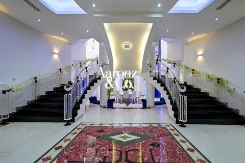 8 bedrooms Villa in Sector E, UAE No. 188381 3