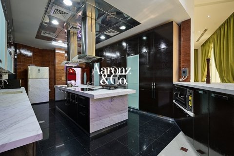8 bedrooms Villa in Sector E, UAE No. 188381 10