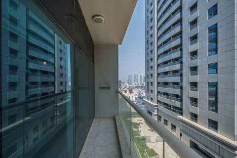 Apartment de 2 dormitorios en Emirates Crown, UAE No. 161232 8