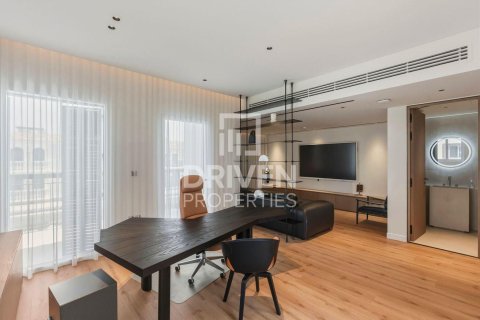 5 bedrooms Villa in Jumeirah, UAE No. 192925 15