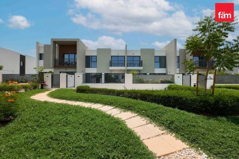 3 bedrooms Townhouse in Dubai, UAE No. 210282