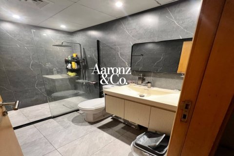 1 bedroom Apartment in Jumeirah Lake Towers, UAE No. 198869 4