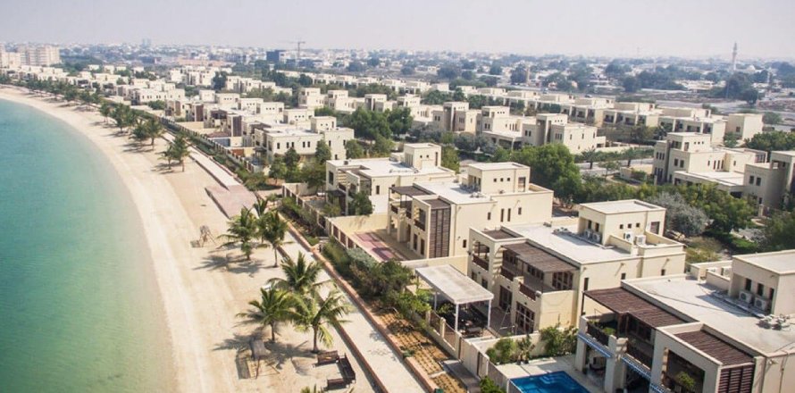 5 bedrooms Villa in Ras Al Khaimah, UAE No. 184002